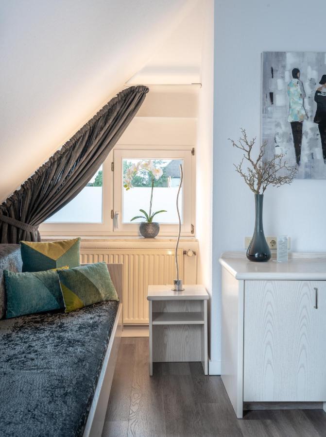 Hotel Zur Krone Meerbusch Extérieur photo