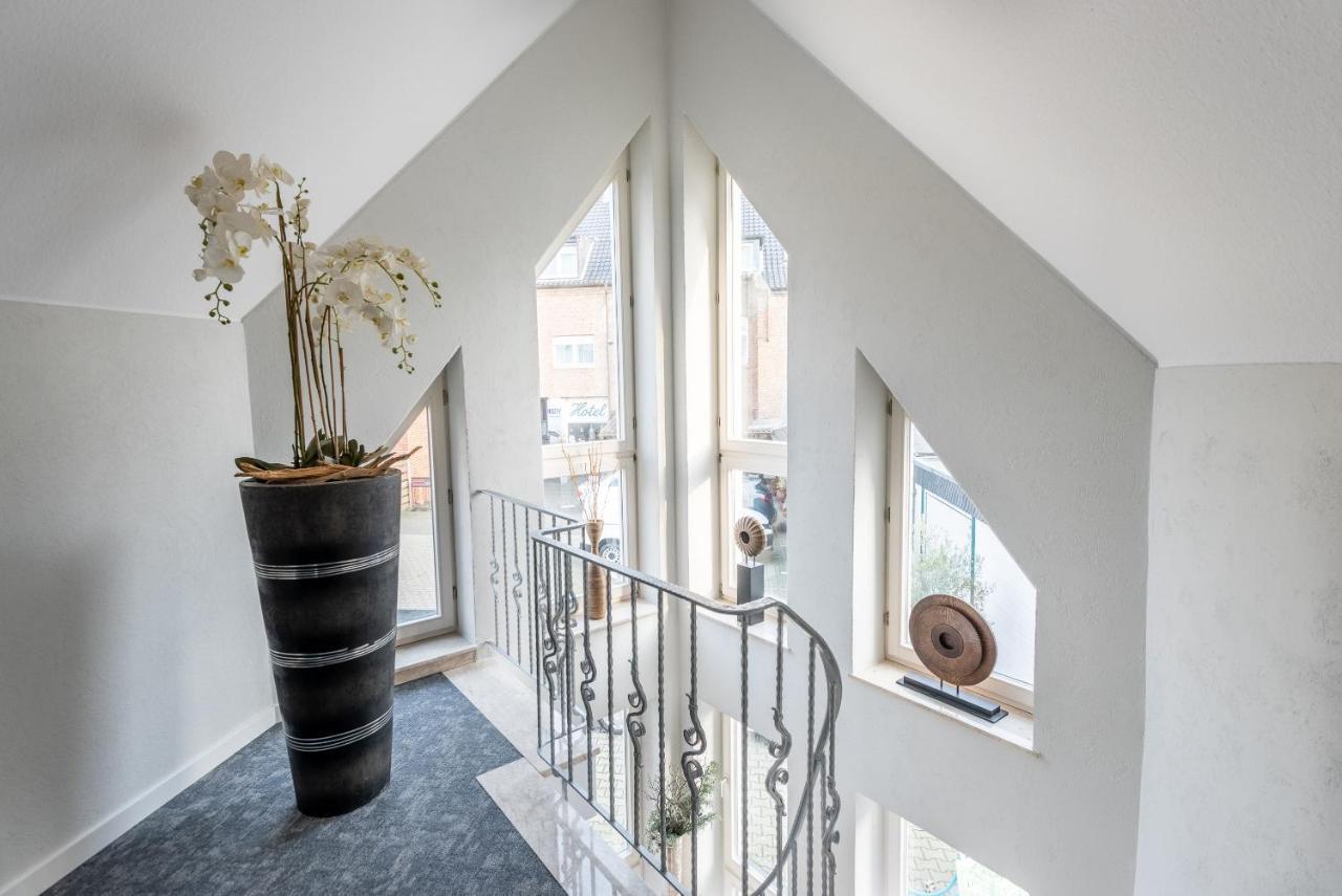 Hotel Zur Krone Meerbusch Extérieur photo