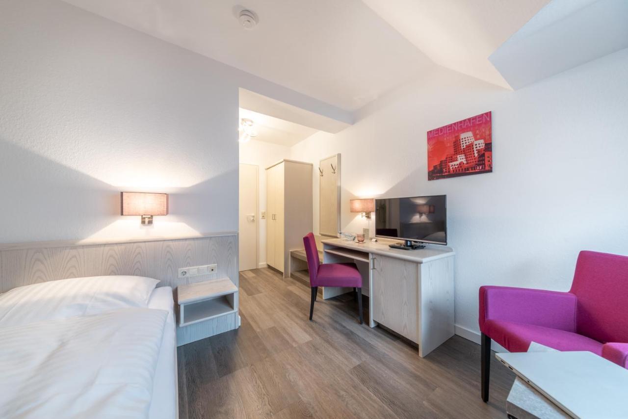 Hotel Zur Krone Meerbusch Extérieur photo